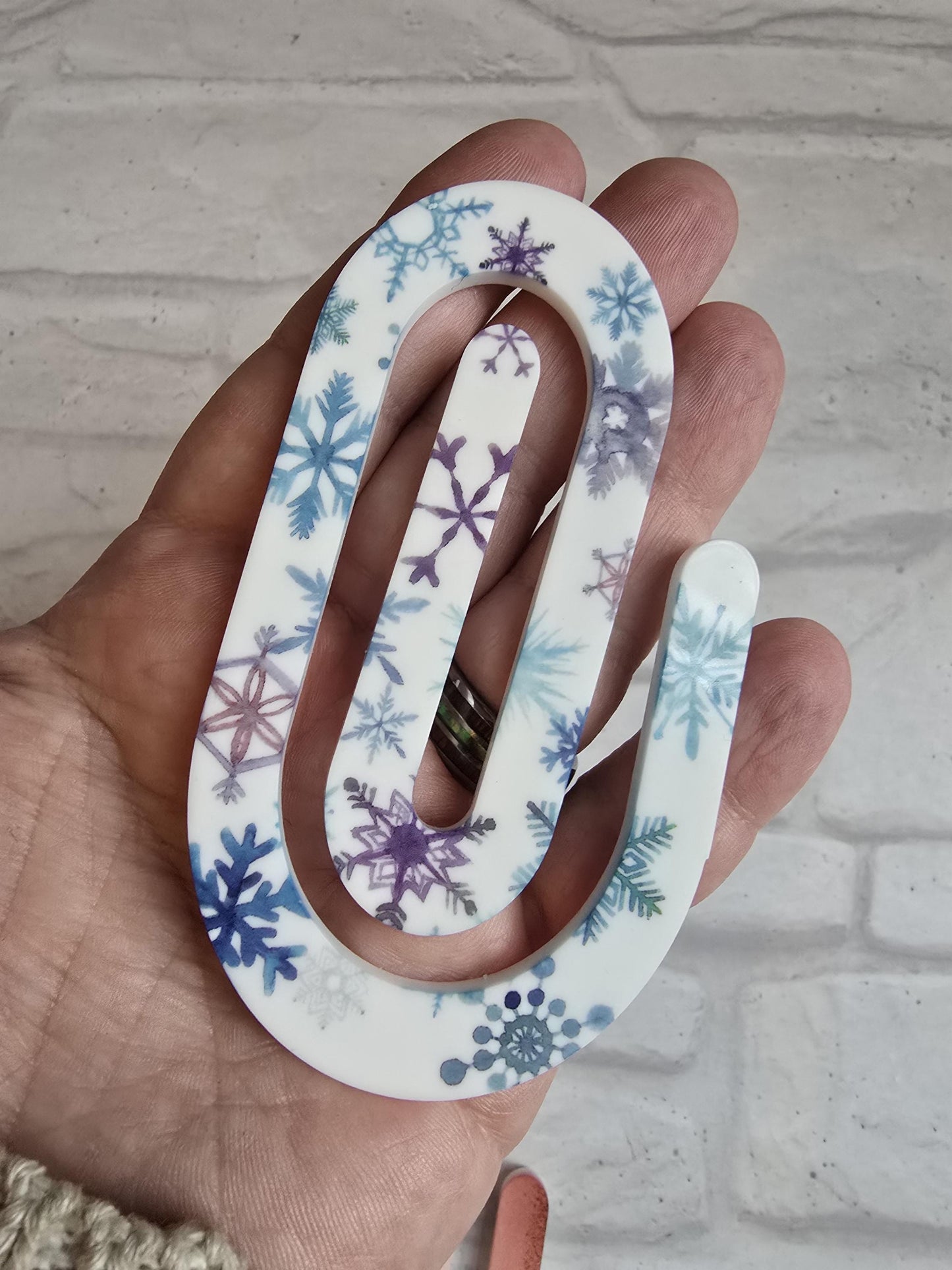 Giant Mum Paper Clip | 11cm Novelty Mothers Day Gift Bookmark | Stationery Book Lovers | Acrylic Note Holder | Book Addict Present