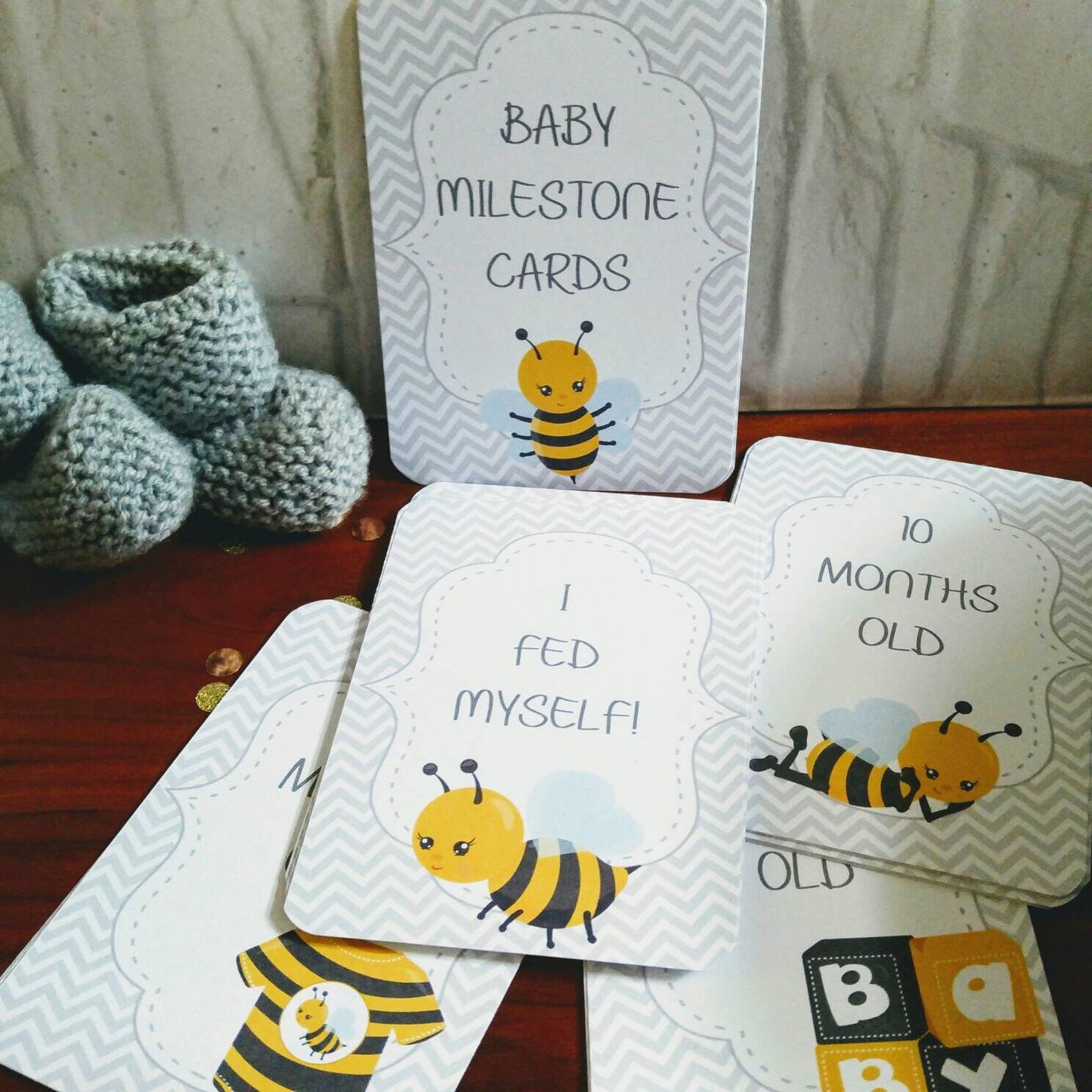 Baby Milestone Bee Cards - Bluesky's creation