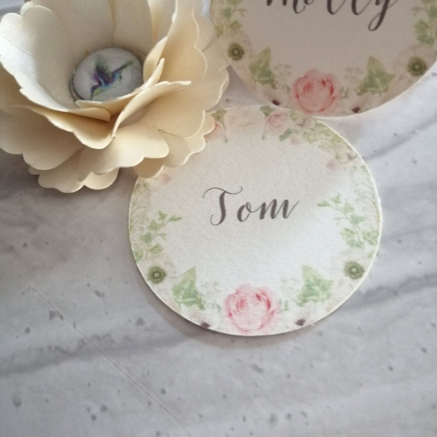 Floral Round Place Cards - Bluesky's creation